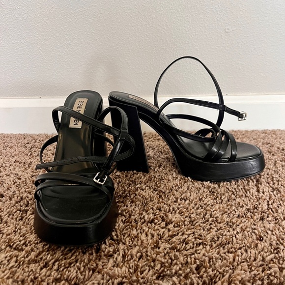 Size 7 Steve Madden Black Strappy Heels - Picture 1 of 1